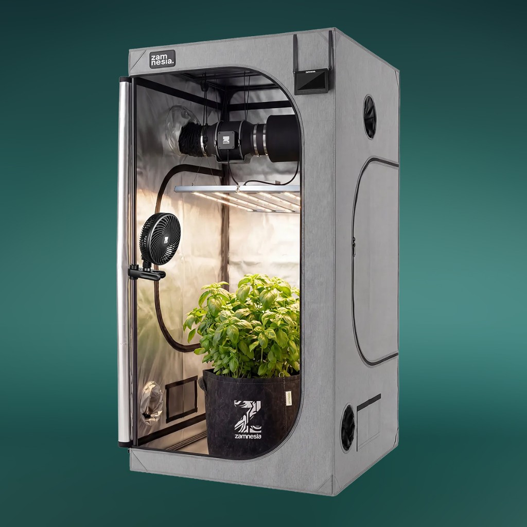 Complete Zamnesia Grow Tent Kit 120x120 for large-scale indoor cultivation setups.